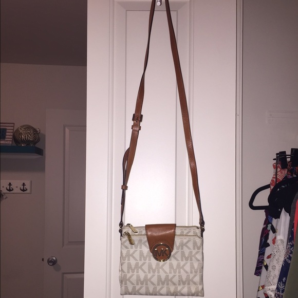 Michael Kors Fulton Large Crossbody