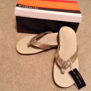 Womens Vionic sandals