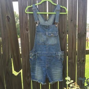 ✨SOLD denim overalls