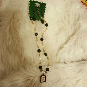 Adorable Bulldog Handmade Set