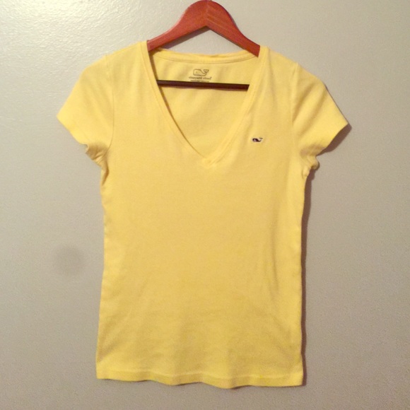 SOLD -- Vineyard Vines T