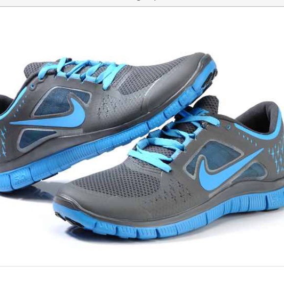 Nike Shoes - Nike Free Run 3 size 8