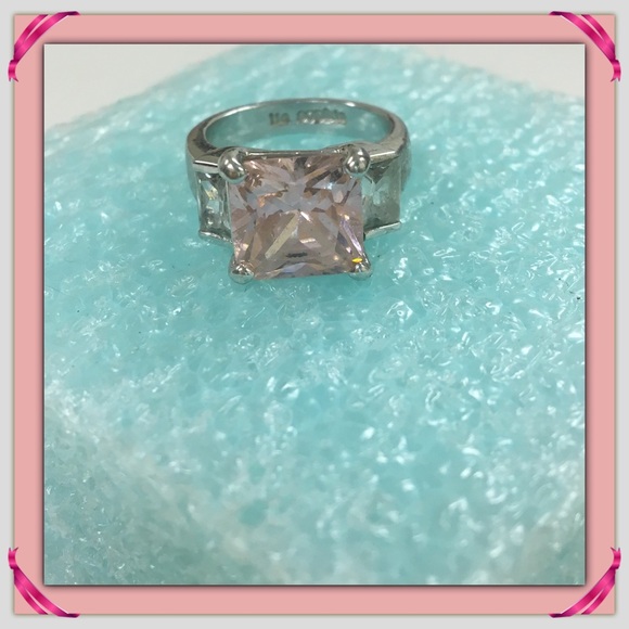 Gorgeous Ice Pink Ring 🌸