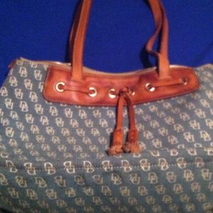 Dooney & Bourke purse