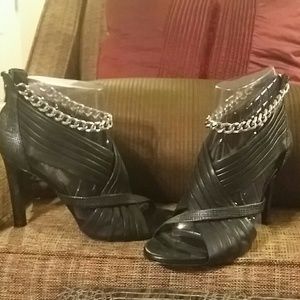 BCBG Gerenation Ankle Chain Leather Sandals