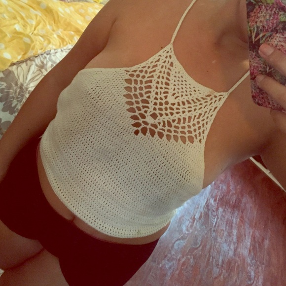 Crotchet halter top