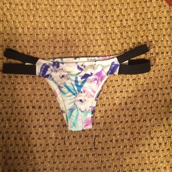 Victoria's Secret Bikini Bottom. NEW!!