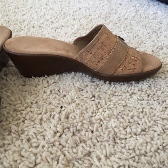 A2 tan wedges - Picture 2 of 4