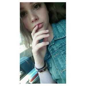 Meet your Posher, Rebecca