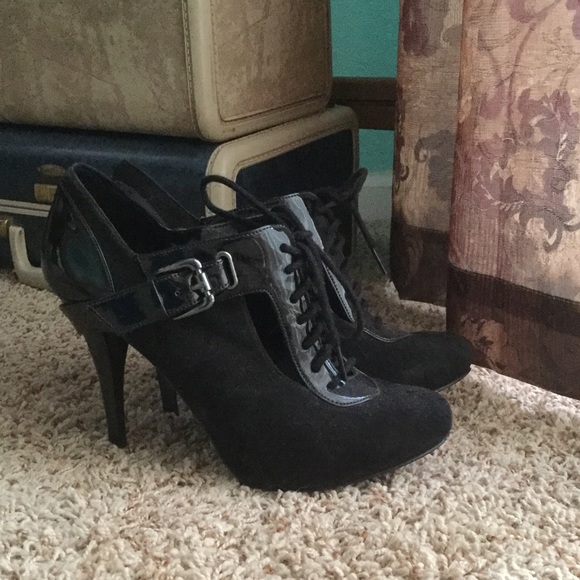 Black Guess Lace-Up Buckle Shoes Size 8.5