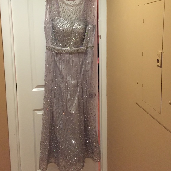 Amazing evening gown! - Picture 1 of 4