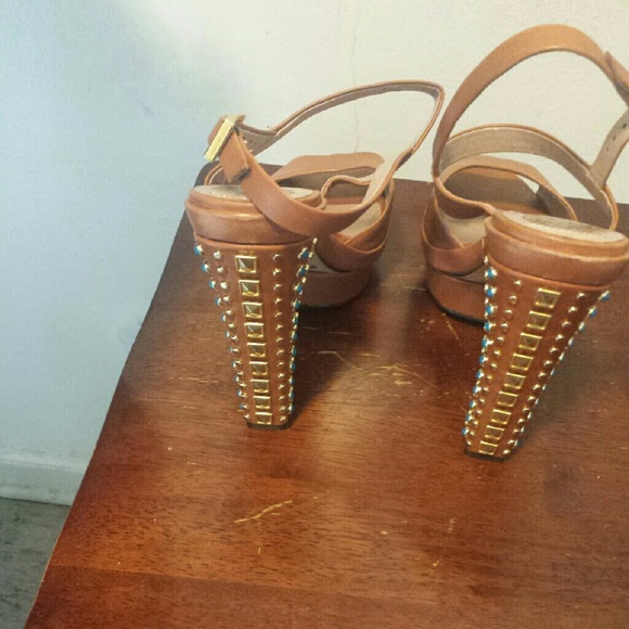 Platform Sandals - Picture 3 of 3