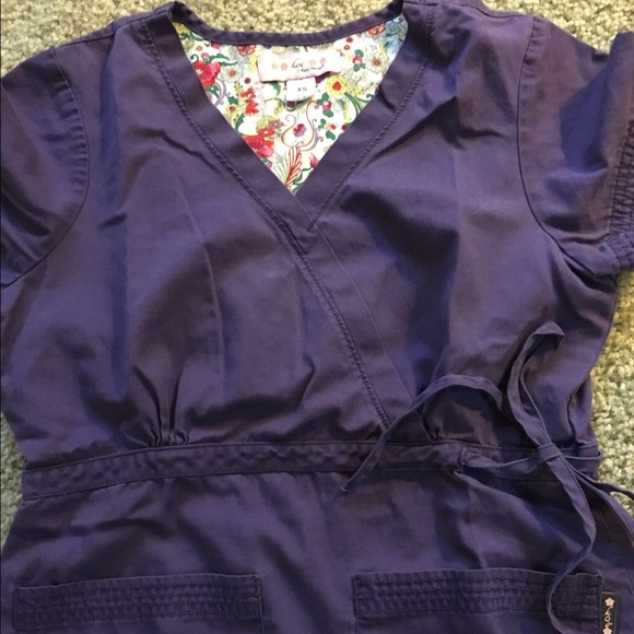KOI scrub top