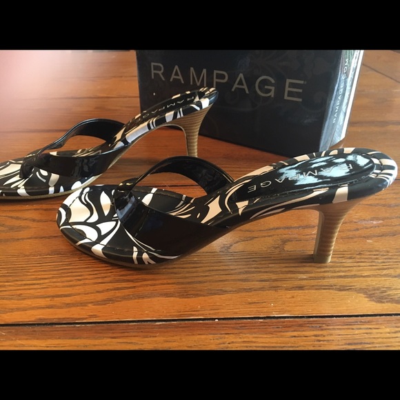 Black and White sling - Picture 2 of 3