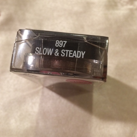 Hard Candy ❤️ Fierce Effects Eyeshadow - Picture 3 of 4