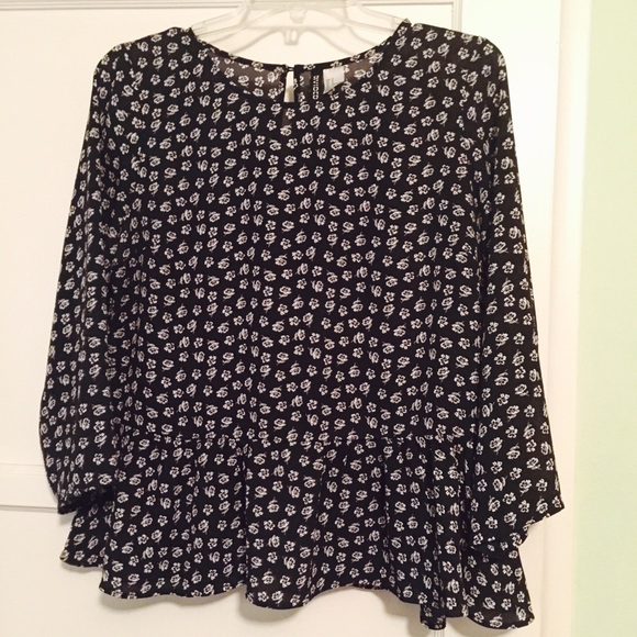 H&M/Divided Navy white floral peplum blouse