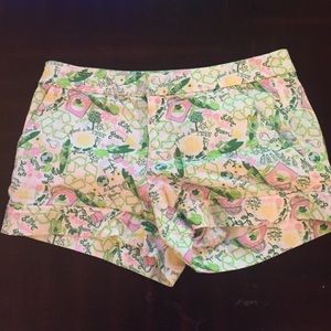 EUC Lilly Pulitzer queen of green originals shorts