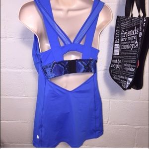 Lululemon top with built in bra