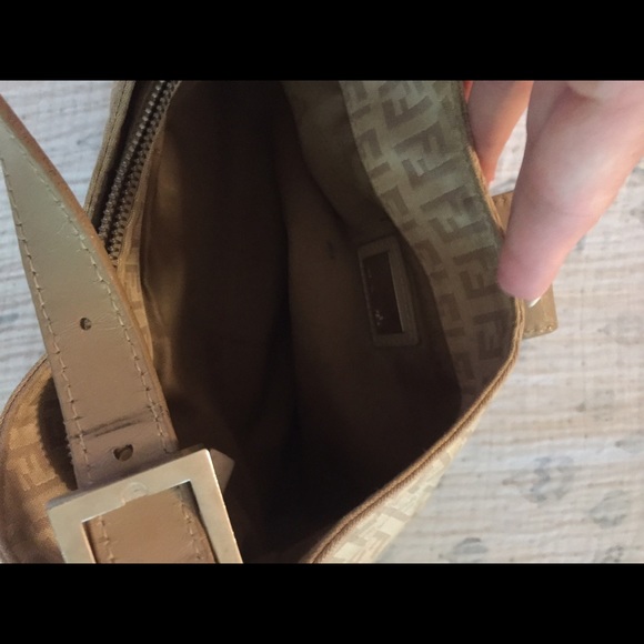 Fendi Baguette - Picture 2 of 9