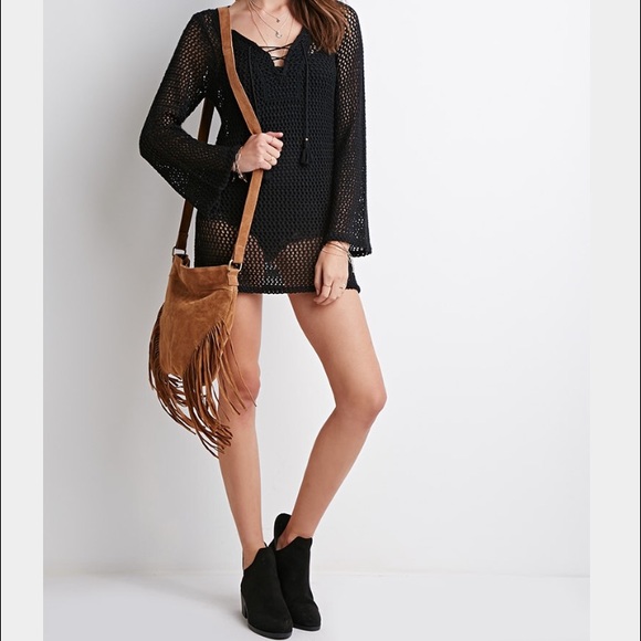 Tasseled up sweater