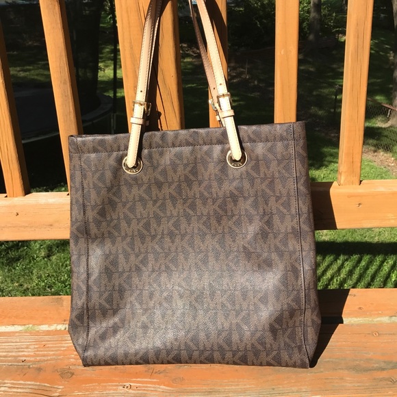 Michael Kors large tote - Picture 3 of 5