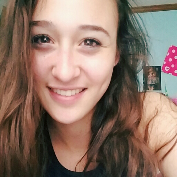 Hi I'm Jessica, I'm your Posher!