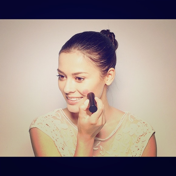 Julep skip the brush blush stick