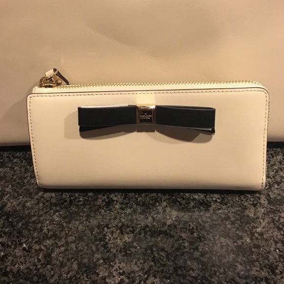 Authentic Kate Spade handbag w/brand new wallet - Picture 3 of 8