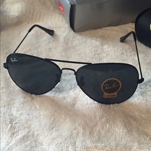 NEW All Black Ray Ban RB3025