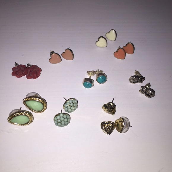 ✳️sold✳️9 pairs of post earrings - Picture 2 of 4