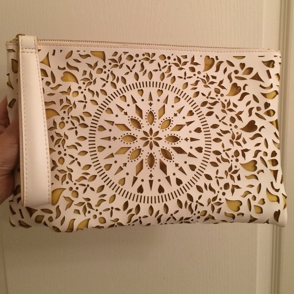 Large patterned clutch/wristlet