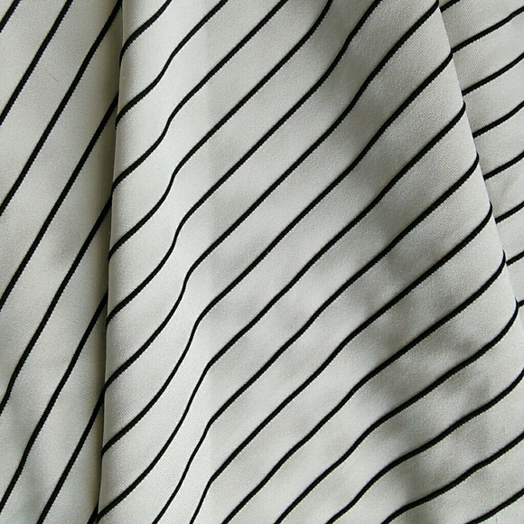 🚨CLEARANCE🚨Striped midi dress - Picture 2 of 2