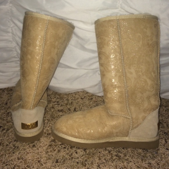 UGGS! Size 8! Basically new!