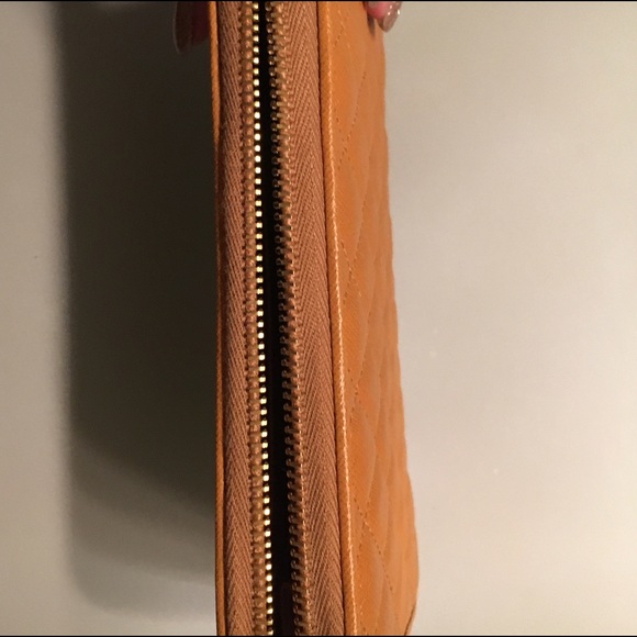 Authentic new Prada zipper wallet - Picture 4 of 4