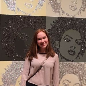 Meet your Posher, Olivia