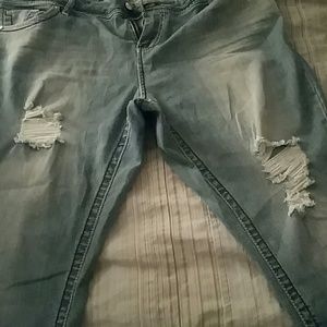 Almost famous cropped capris