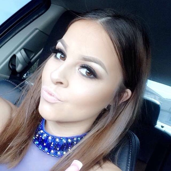 Meet your Posher, Adrianna