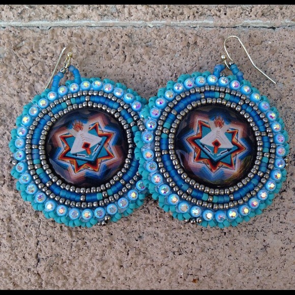 Beaded earring #NativeBeadWork
