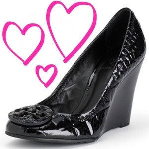 Tory Burch Sophie Black Patent Croc Wedge size 9