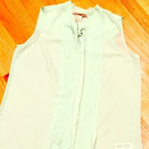 Forever 21 sleeveless blouse