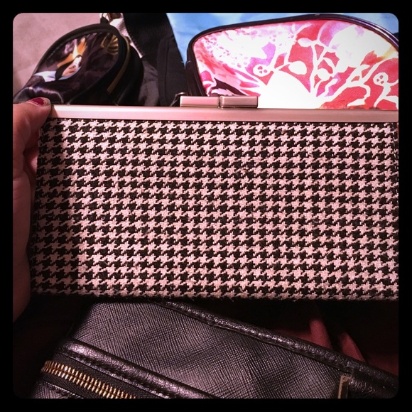 Houndstooth Wallet