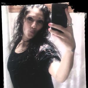 Meet your Posher, Camila