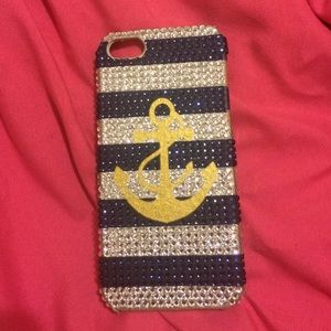 fits both iphone 5 & 5s