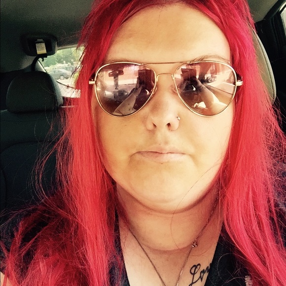 Meet your Posher, Ann - Picture 1 of 1