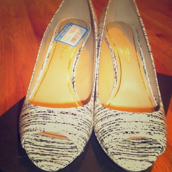 Enzo Angiolini leather heels