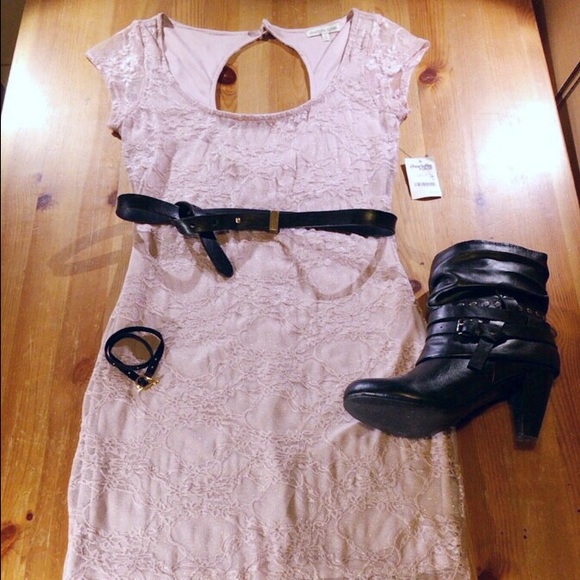 ⚡️LAST CHANCE⚡️NWT Charlotte Russe Rose Lace Dress