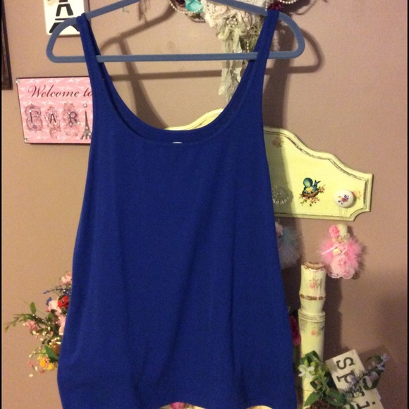 Old navy fitted tank/Camil NWOT 👚👚 - Picture 1 of 2