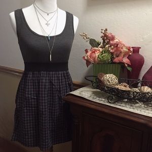 Sleeveless dress