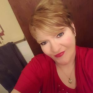 Meet your Posher, Hollee