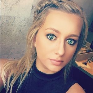 Meet your Posher, Alyssa